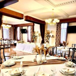 Restaurant-organization of weddings