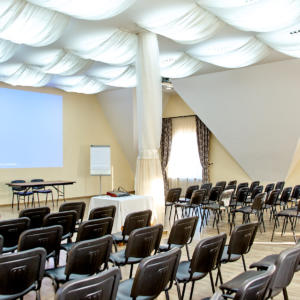 Конференц-зал до 100 чоловік